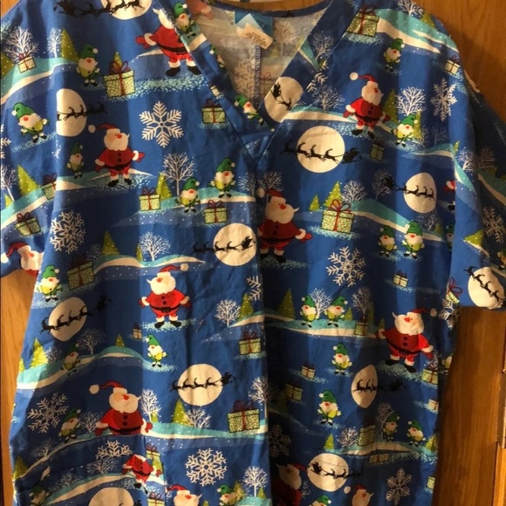 H.Q  Scrub Top Women’s Size L Christmas PullOver Medical V‎ Neck Blue Santa